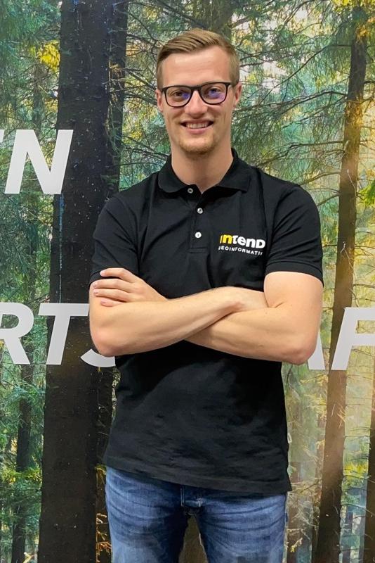 Lukas Zintel - Prokurist <br> Leiter Vertrieb & Marketing <br> Personalmanagement