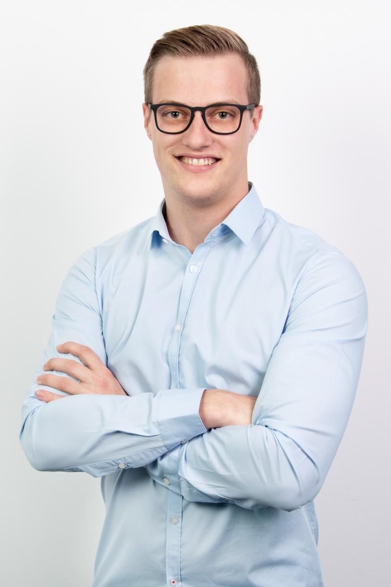 Lukas Zintel - Prokurist <br> Vertrieb & Marketing <br> Personalmanagement